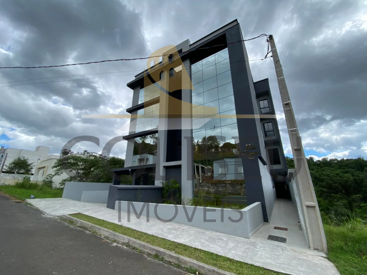 Alugar Apartamento / Padr&atilde;o em Conc&oacute;rdia R$ 2.500,00 - Foto 1