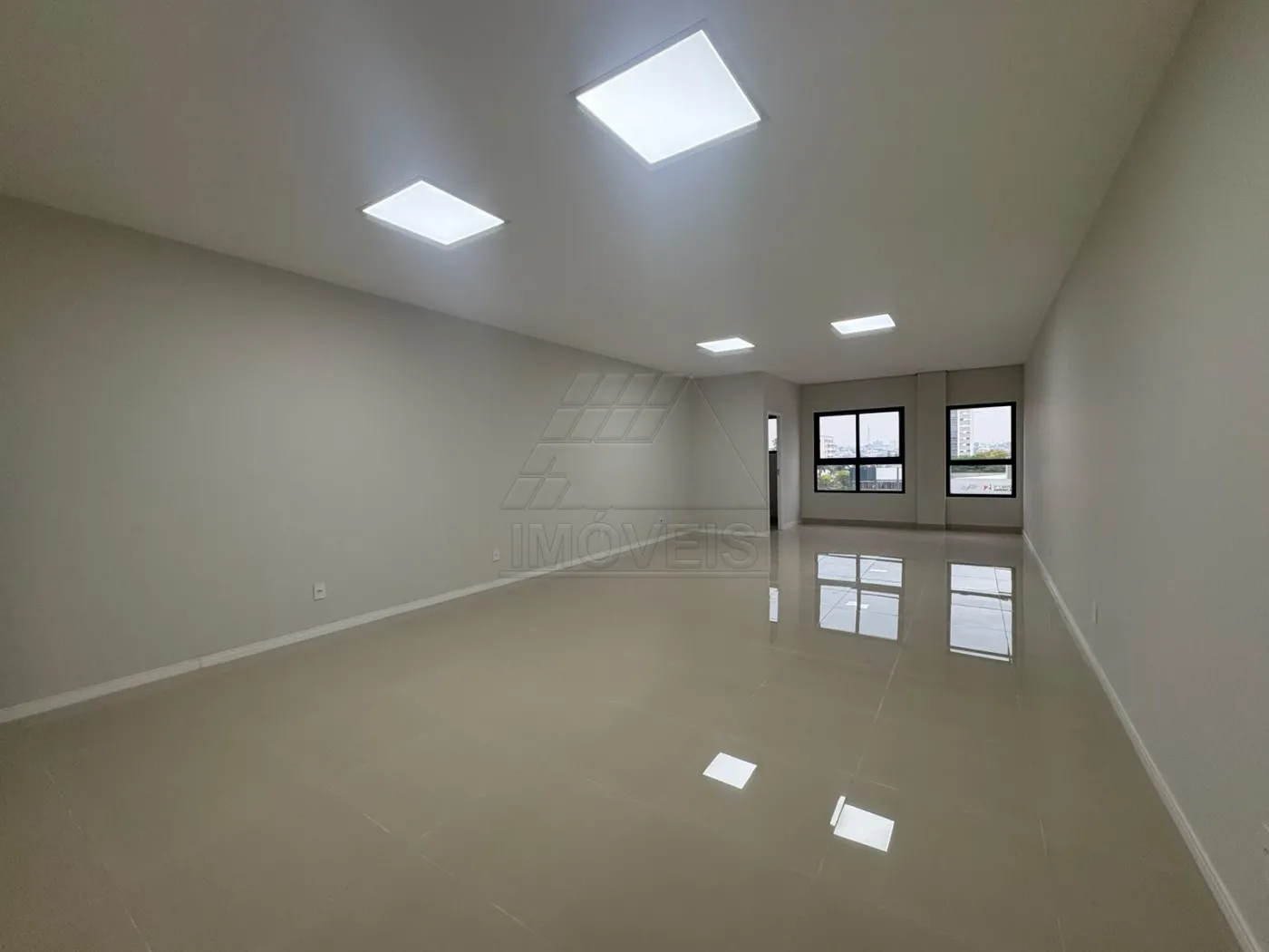 Sala Comercial / Escritorio / Consultório em Centro