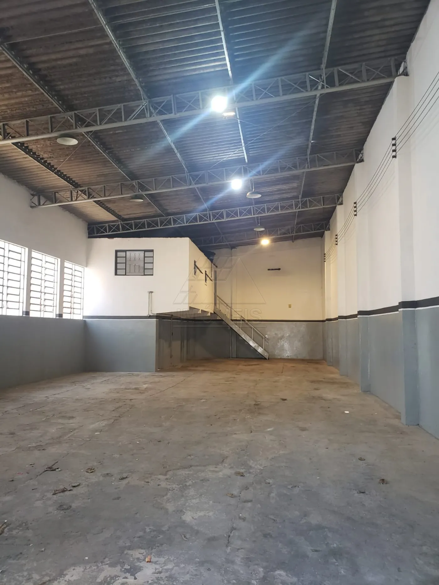 Estabelecimento Comercial em Santa Sofia