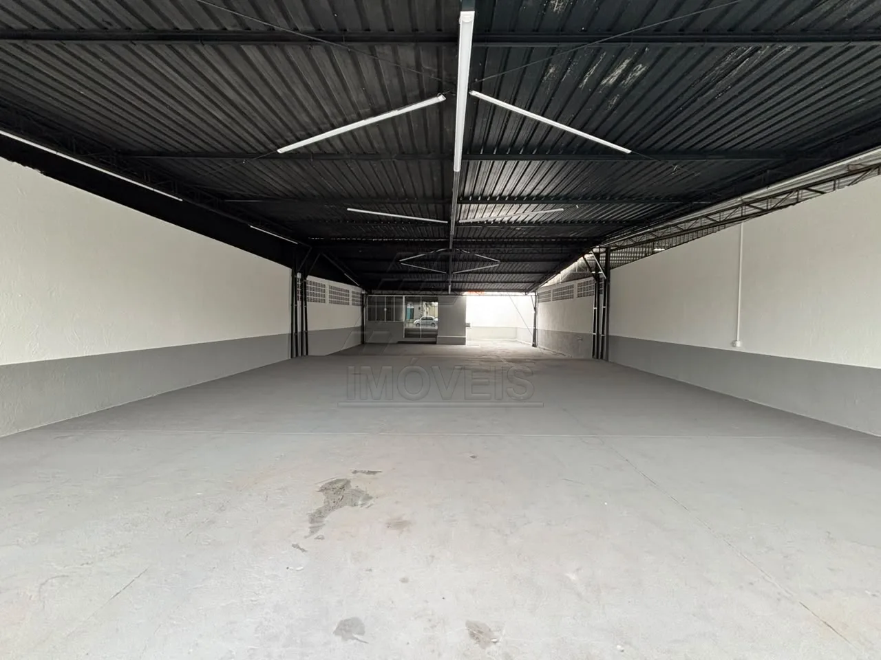 Estabelecimento Comercial em Vila Molon