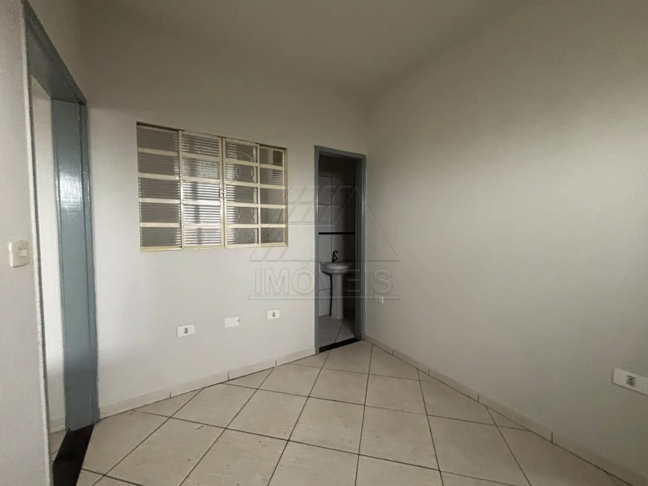 Alugar Casa / Padr&atilde;o em Santa B&aacute;rbara D`Oeste R$ 900,00 - Foto 4