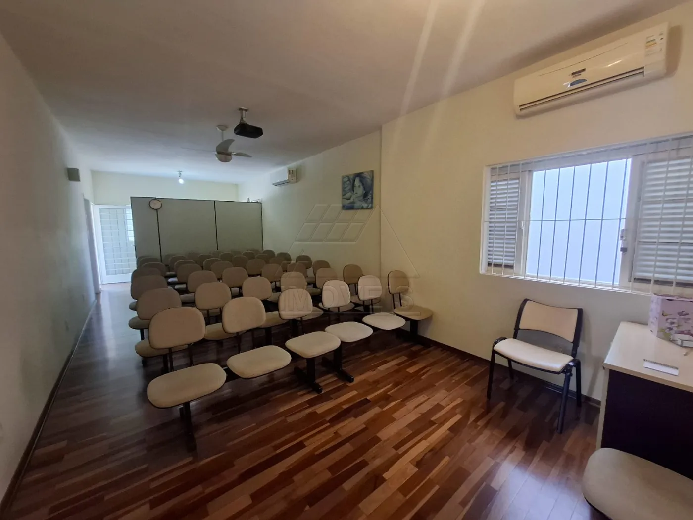 Estabelecimento Comercial em Vila Galo