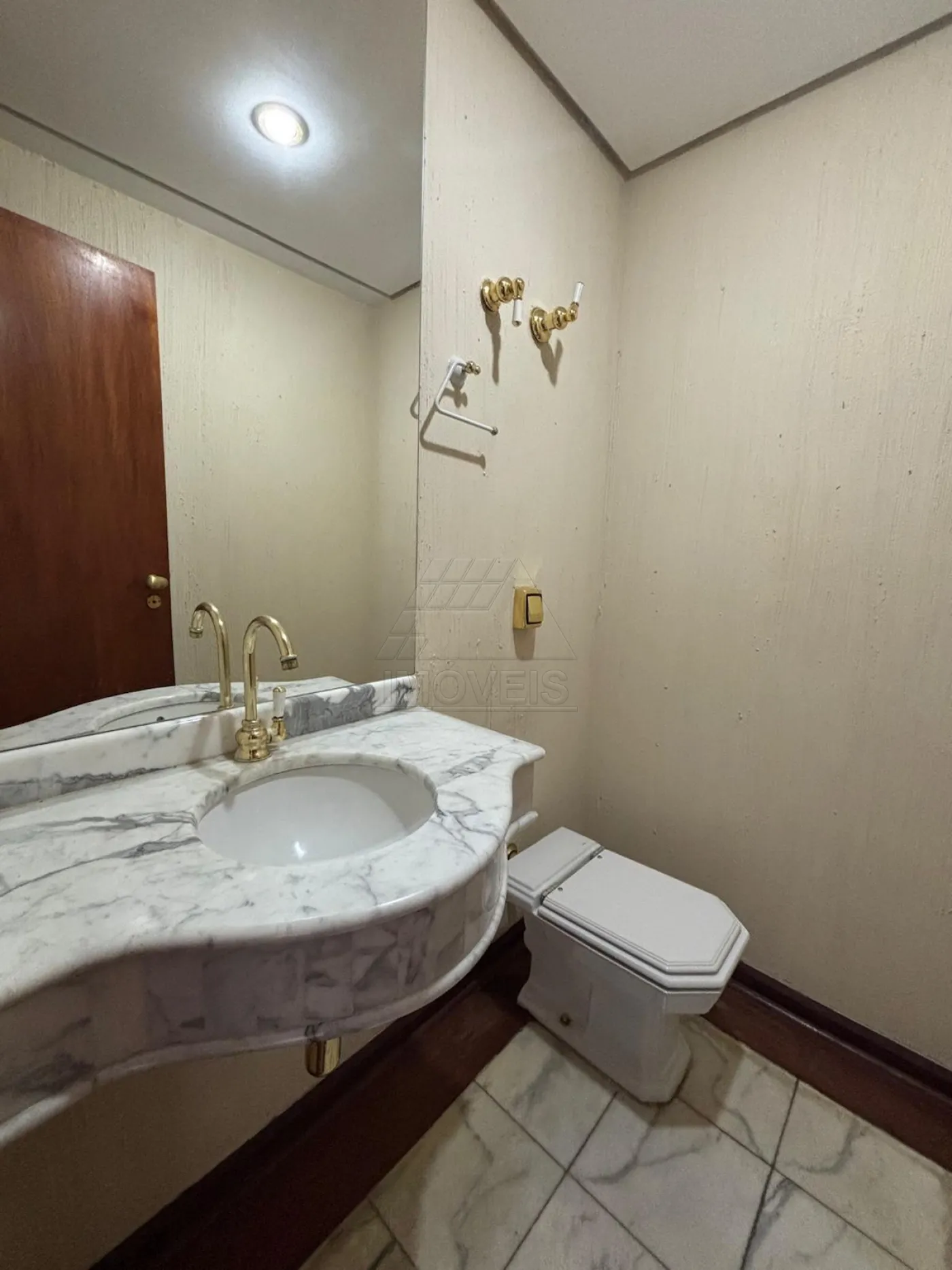 Thumbnail aaa78a1b-e5d8-4885-bb92-a7010c1d7e1d