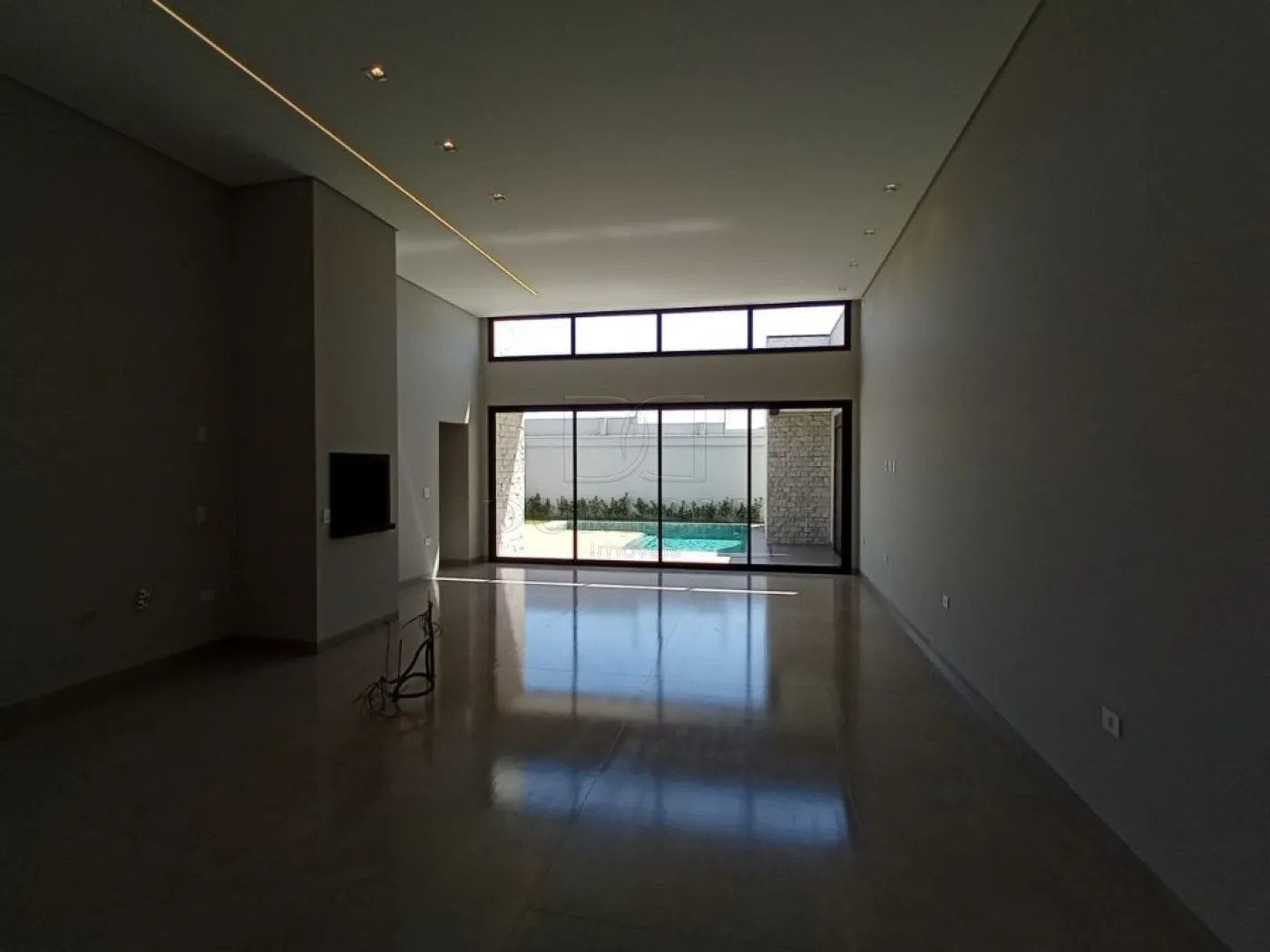 Casa com 3 dormitórios à venda com 266 m² no Condomínio Águas Claras em Foz do Iguaçu/PR