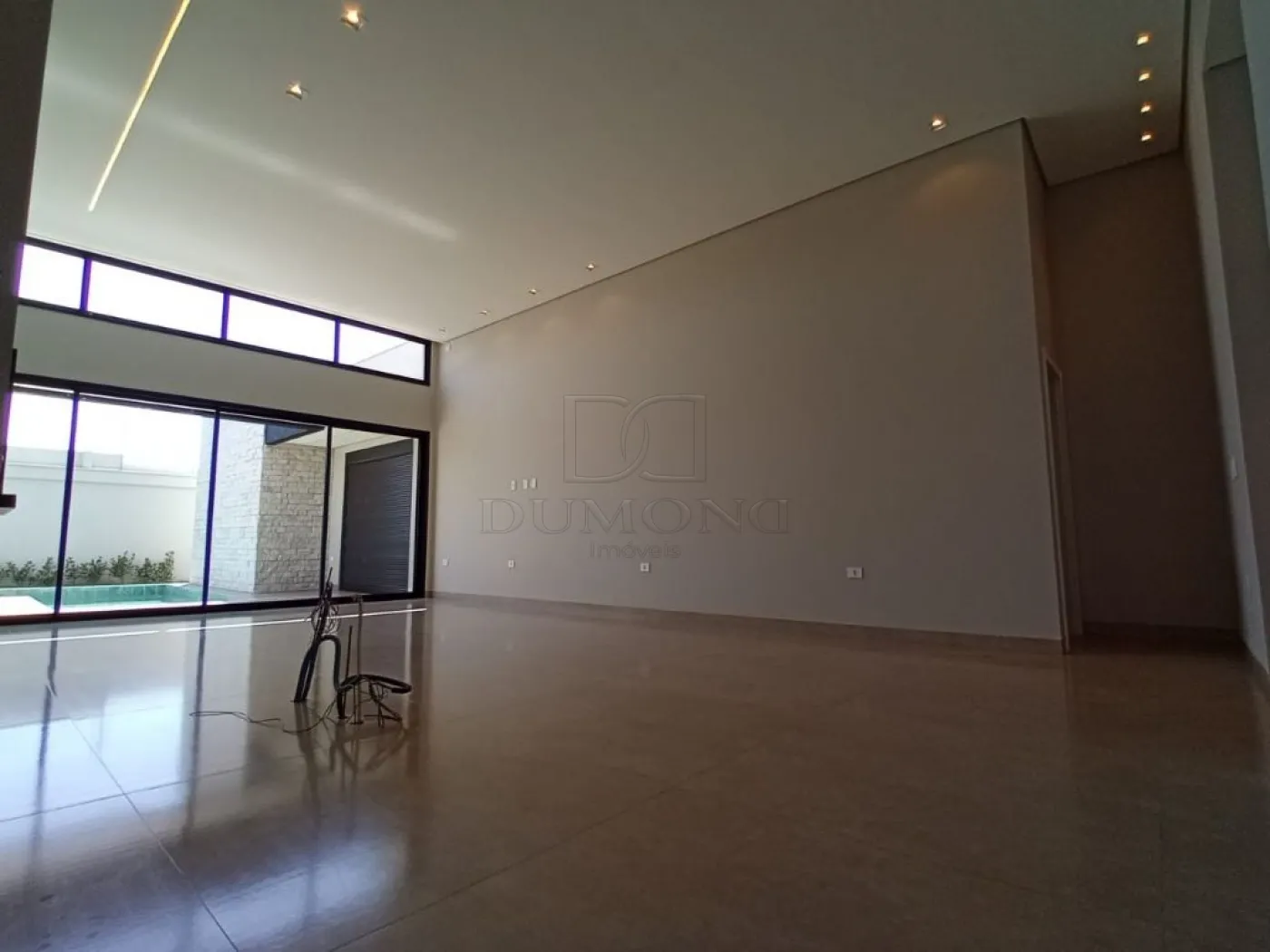 Casa com 3 dormitórios à venda com 266 m² no Condomínio Águas Claras em Foz do Iguaçu/PR