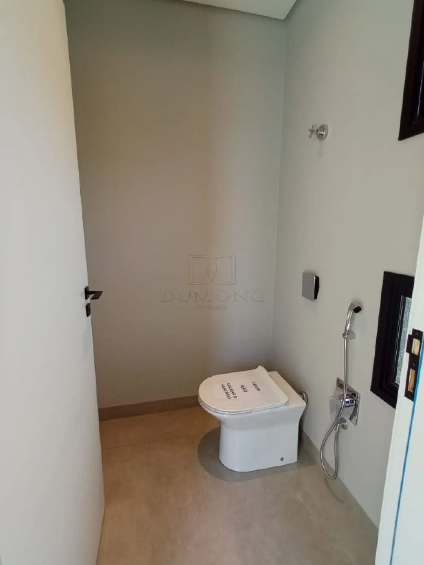 Casa com 3 dormitórios à venda com 266 m² no Condomínio Águas Claras em Foz do Iguaçu/PR