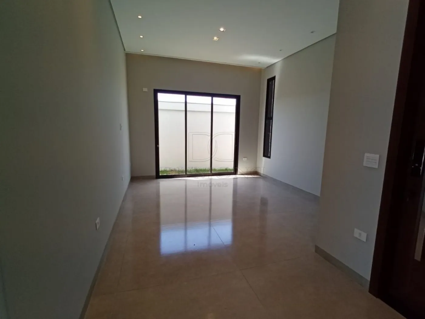 Casa com 3 dormitórios à venda com 266 m² no Condomínio Águas Claras em Foz do Iguaçu/PR