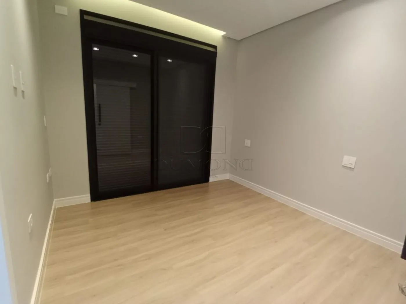 Casa com 3 dormitórios à venda com 266 m² no Condomínio Águas Claras em Foz do Iguaçu/PR