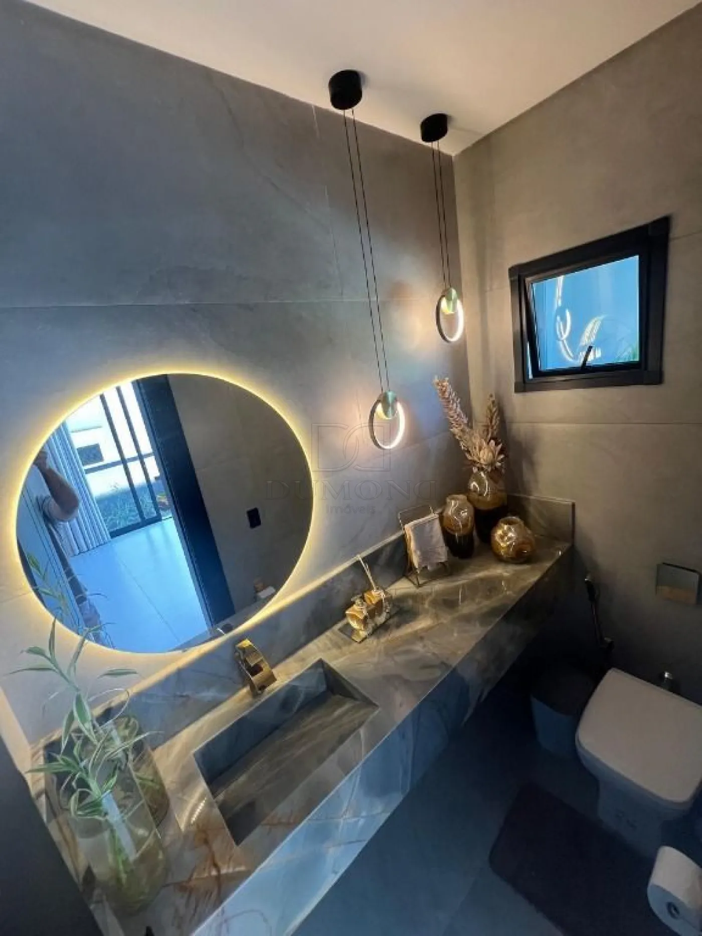 LINDA CASA Á VENDA NO CONDOMÍNIO ROYAL FALLS YACHT !!!