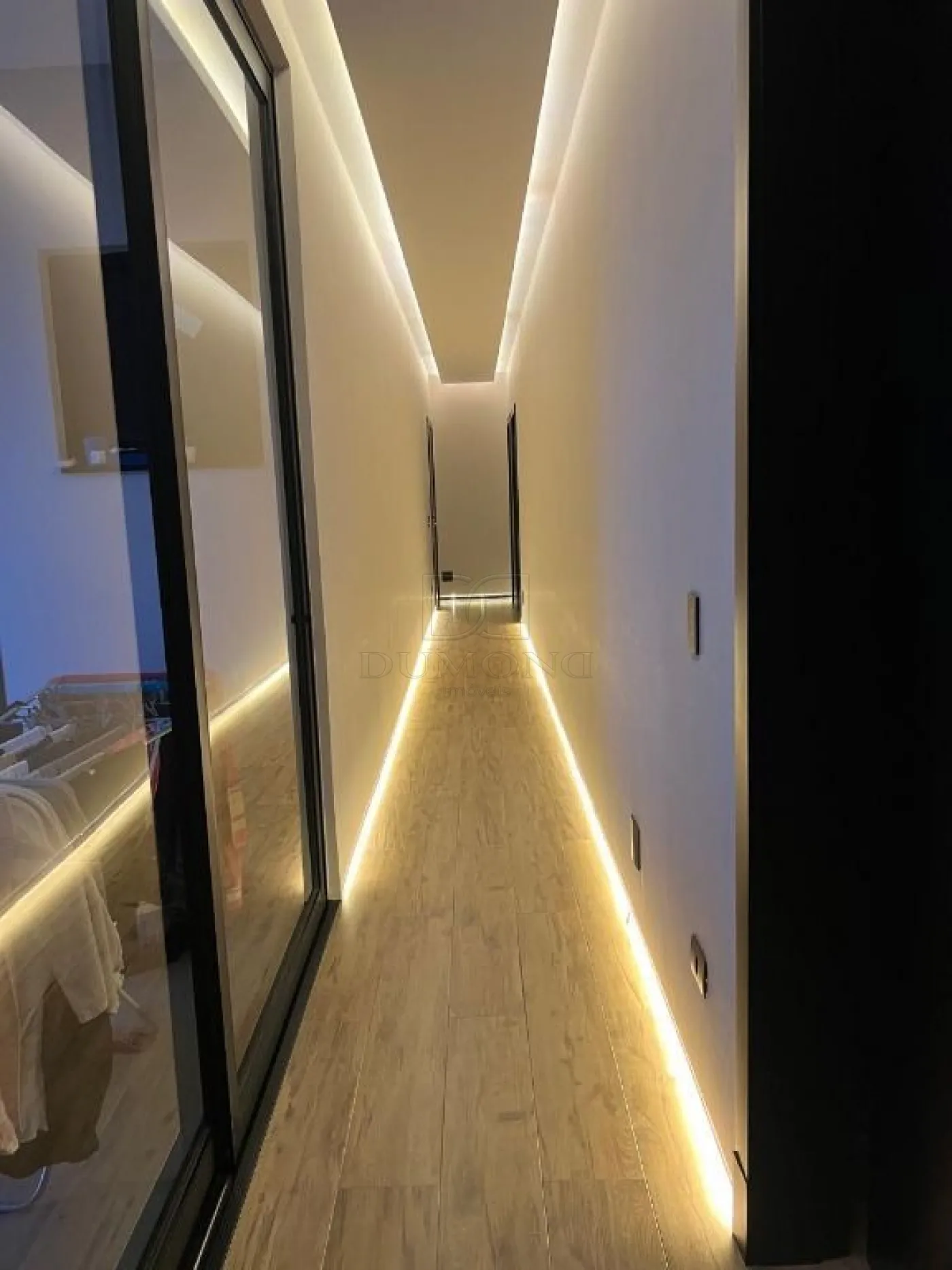 LINDA CASA Á VENDA NO CONDOMÍNIO ROYAL FALLS YACHT !!!