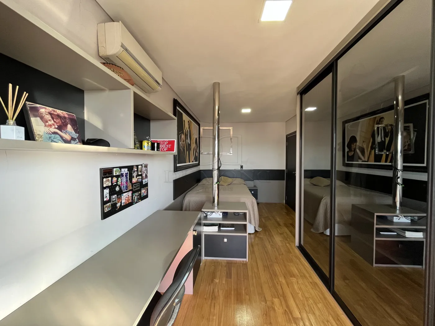 Sobrado com 3 dormitórios à venda com 220 m²  por R$ 990.000 no Jardim Panorama em Foz do Iguaçu/PR