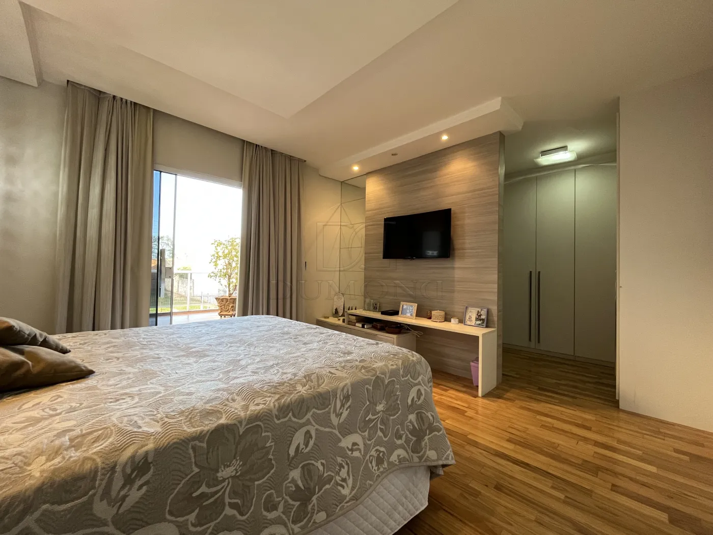Sobrado com 3 dormitórios à venda com 220 m²  por R$ 990.000 no Jardim Panorama em Foz do Iguaçu/PR