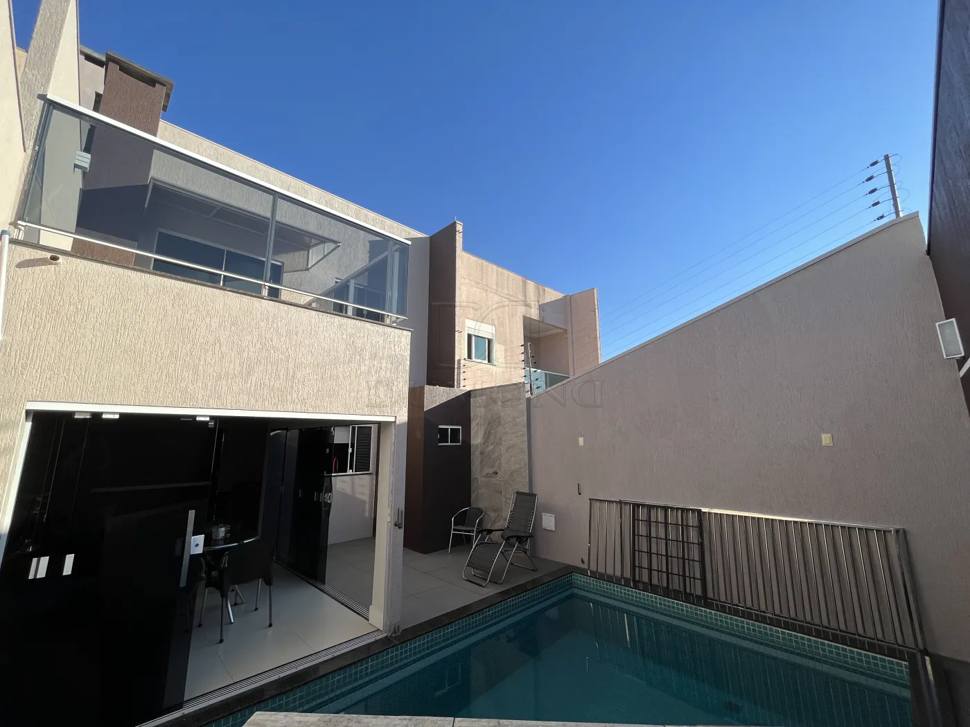 Sobrado com 3 dormitórios à venda com 220 m²  por R$ 990.000 no Jardim Panorama em Foz do Iguaçu/PR