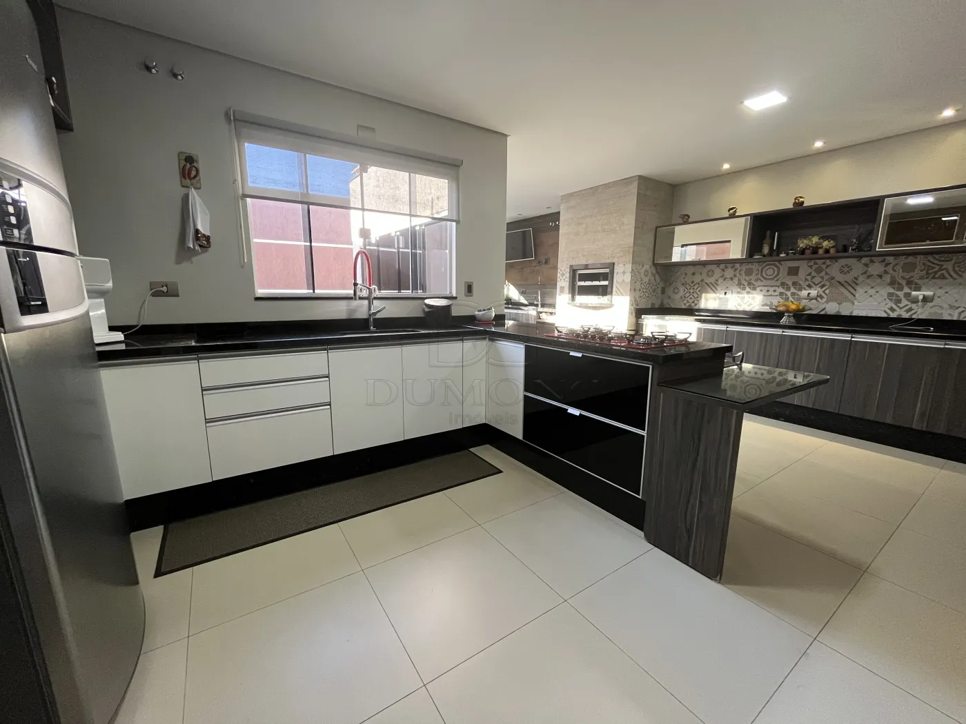 Sobrado com 3 dormitórios à venda com 220 m²  por R$ 990.000 no Jardim Panorama em Foz do Iguaçu/PR