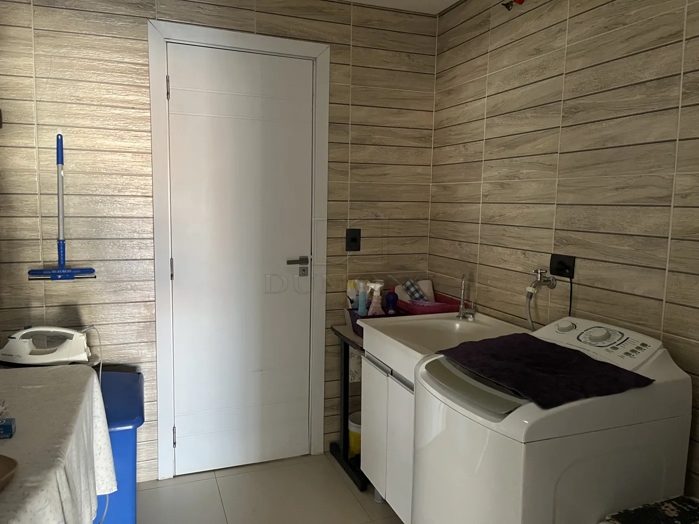 Sobrado com 3 dormitórios à venda com 220 m²  por R$ 990.000 no Jardim Panorama em Foz do Iguaçu/PR