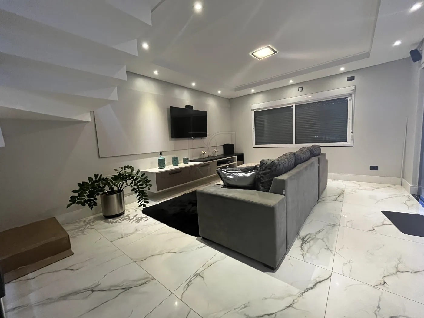 Sobrado com 3 dormitórios à venda com 220 m²  por R$ 990.000 no Jardim Panorama em Foz do Iguaçu/PR