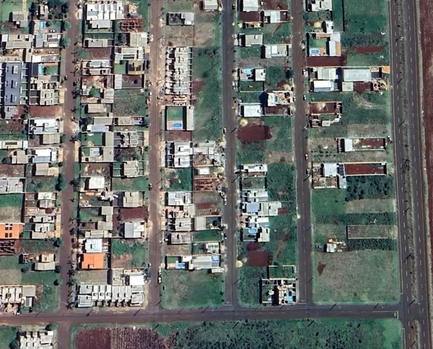 Terreno à venda 200 m² por R$ 136.000 no Jardim das Oliveiras III em  Foz do Iguaçu/PR -314