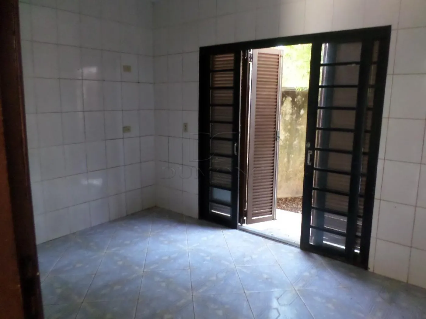 Sobrado com 4 dormitórios à venda com 165 m² por R$ 750.000 no Morumbi em Foz do Iguaçu/PR - 341