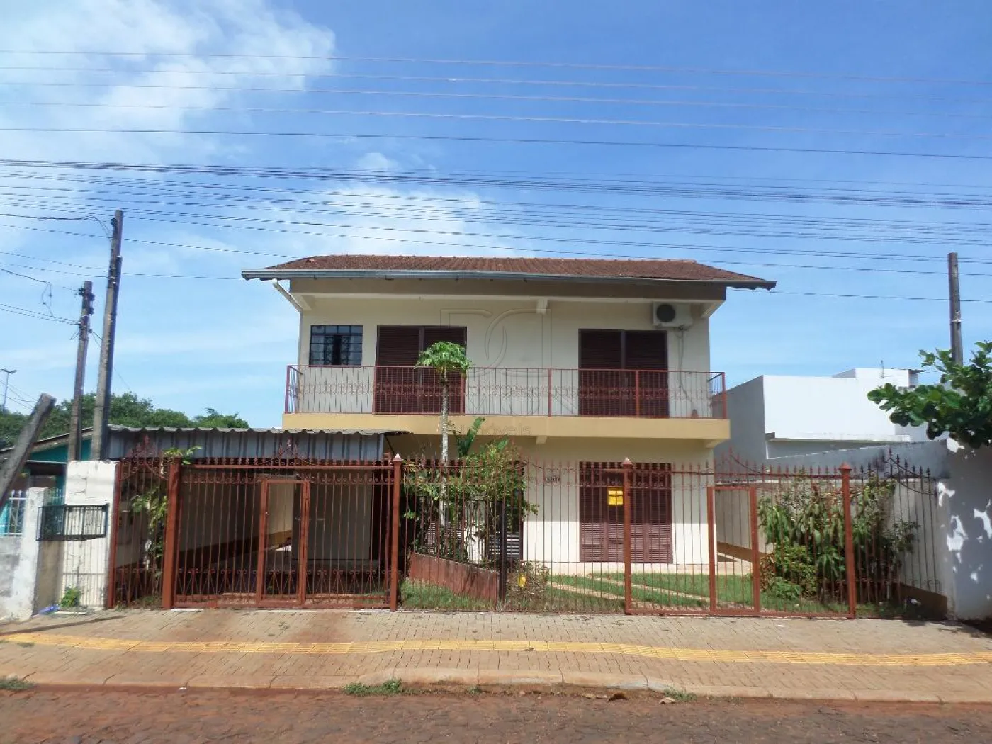 Sobrado com 4 dormitórios à venda com 165 m² por R$ 750.000 no Morumbi em Foz do Iguaçu/PR - 341