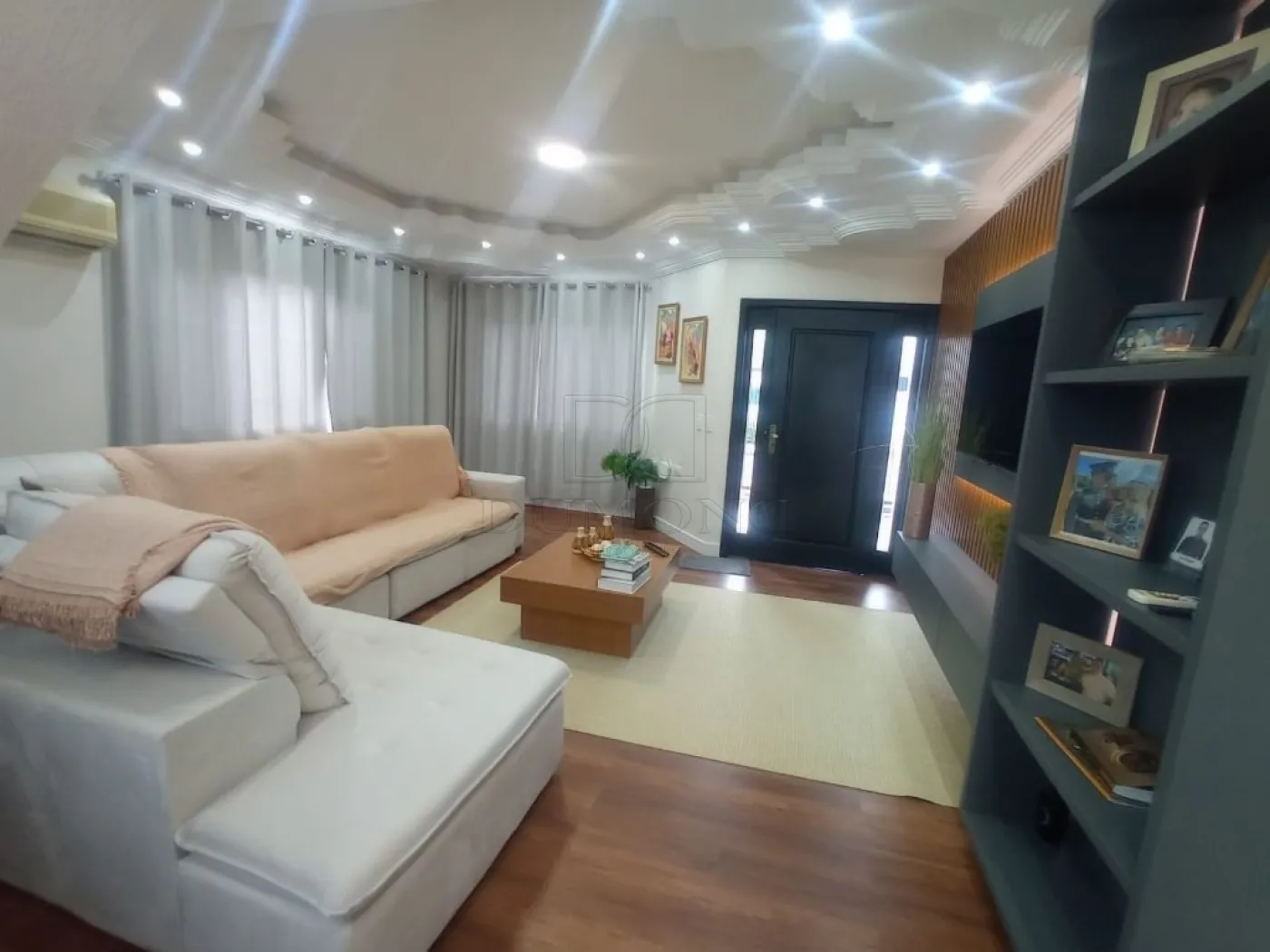 Sobrado com 5 dormitórios à venda, com 480 m²  no Jardim Ipê em Foz do Iguaçu/PR