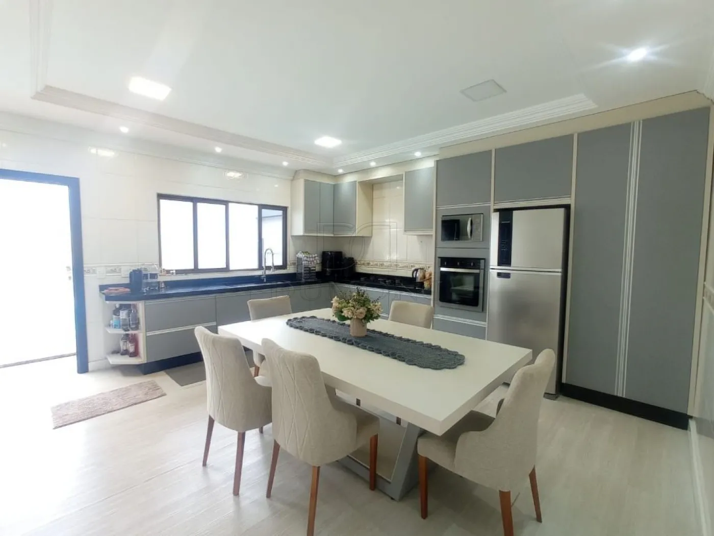Sobrado com 5 dormitórios à venda, com 480 m²  no Jardim Ipê em Foz do Iguaçu/PR