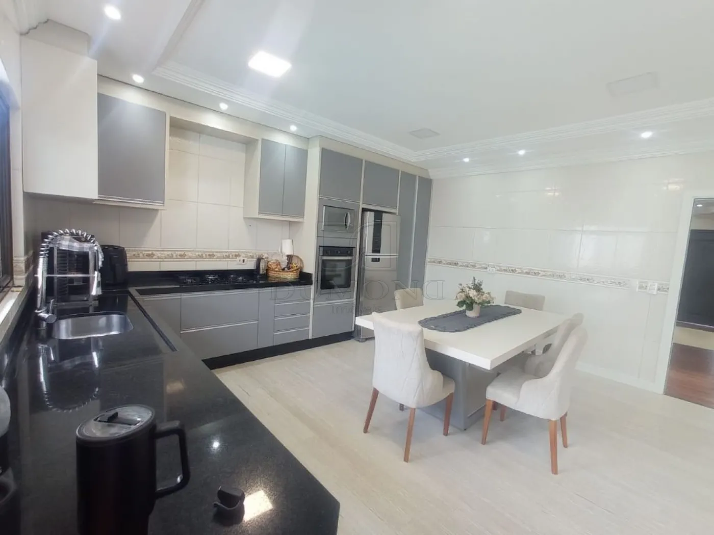 Sobrado com 5 dormitórios à venda, com 480 m²  no Jardim Ipê em Foz do Iguaçu/PR