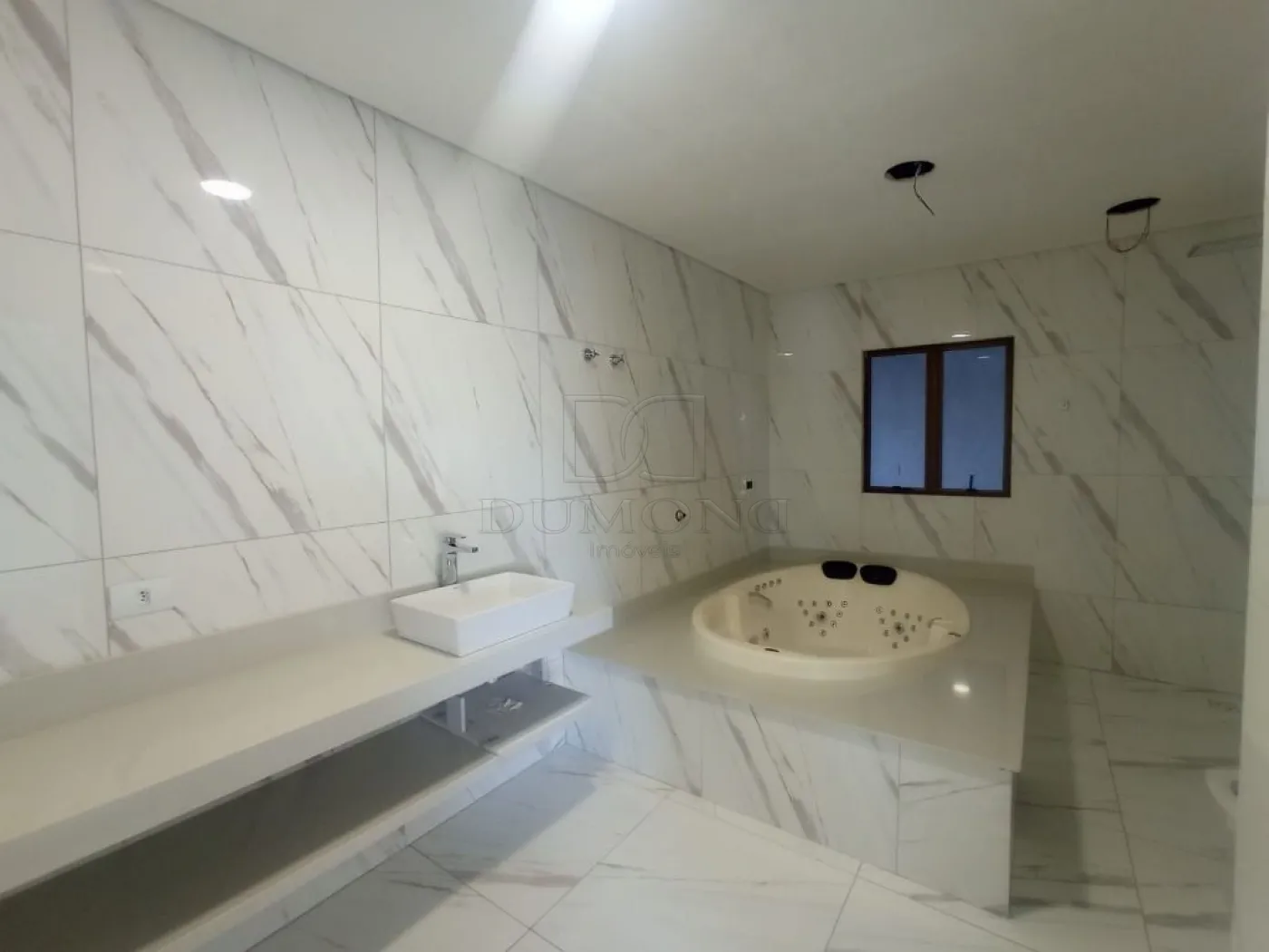 Sobrado com 5 dormitórios à venda, com 480 m²  no Jardim Ipê em Foz do Iguaçu/PR