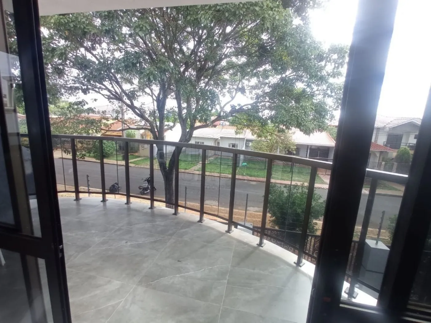 Sobrado com 5 dormitórios à venda, com 480 m²  no Jardim Ipê em Foz do Iguaçu/PR