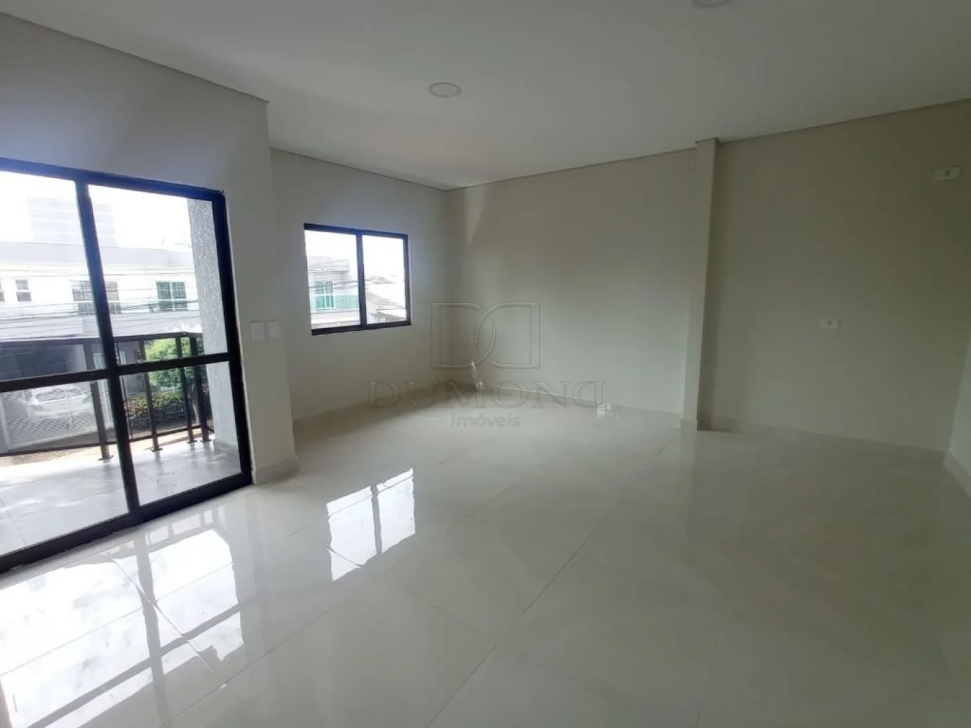Sobrado com 5 dormitórios à venda, com 480 m²  no Jardim Ipê em Foz do Iguaçu/PR
