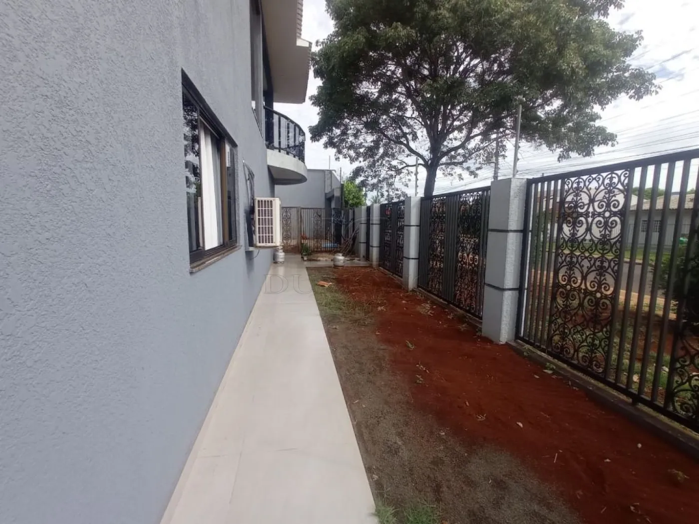 Sobrado com 5 dormitórios à venda, com 480 m²  no Jardim Ipê em Foz do Iguaçu/PR
