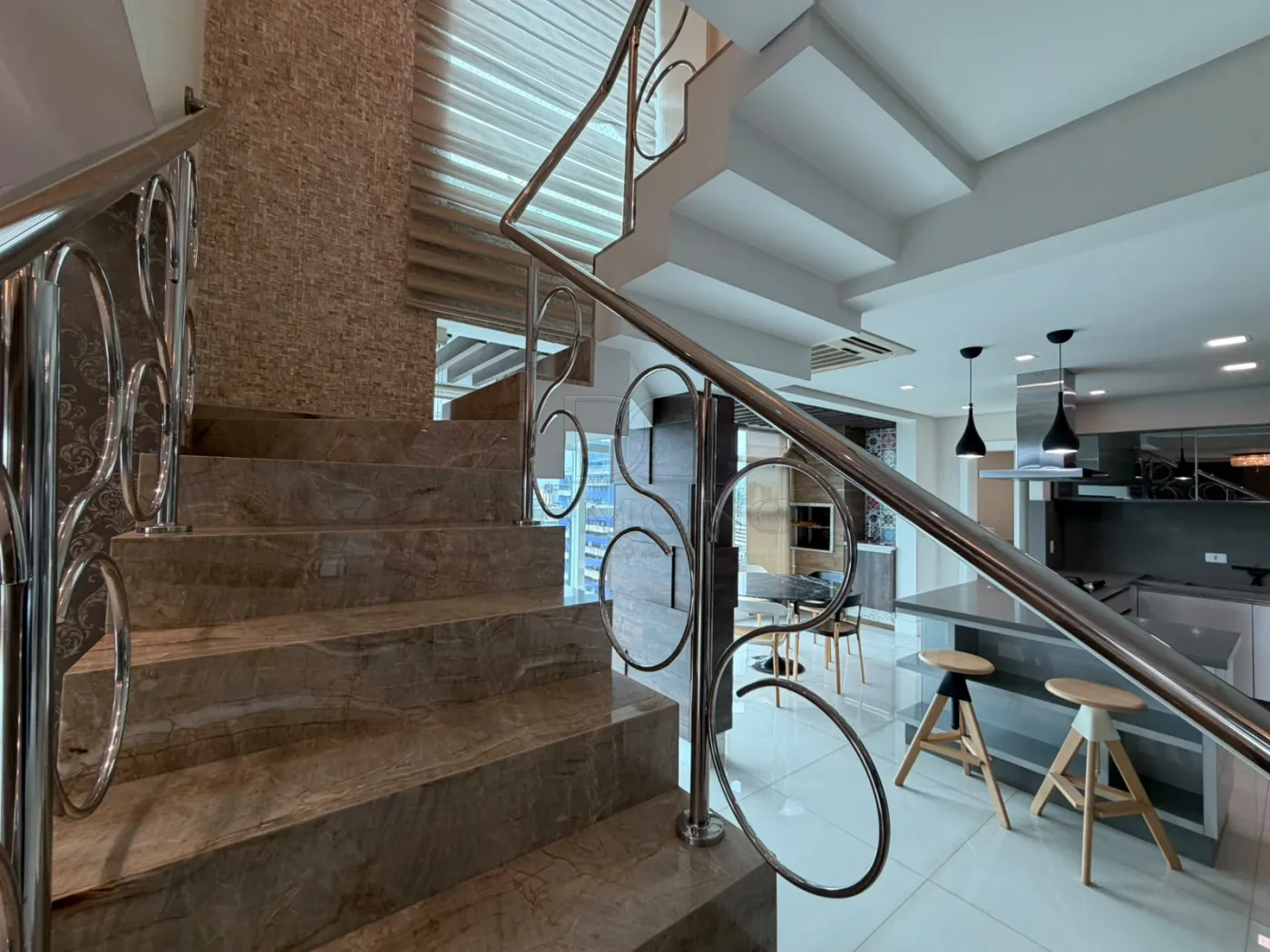 APARTAMENTO DUPLEX DE ALTO PADRÃO À VENDA E LOCAÇÃO NO EDIFÍCIO BELLA VITA EM FOZ DO IGUAÇU/PR