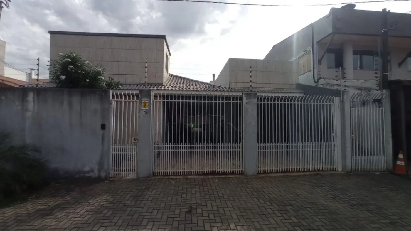 Casa com 3 dormitórios à venda com 214 m² por R$ 947.000 no Jardim Santa Rosa em Foz do Iguaçu/PR -
