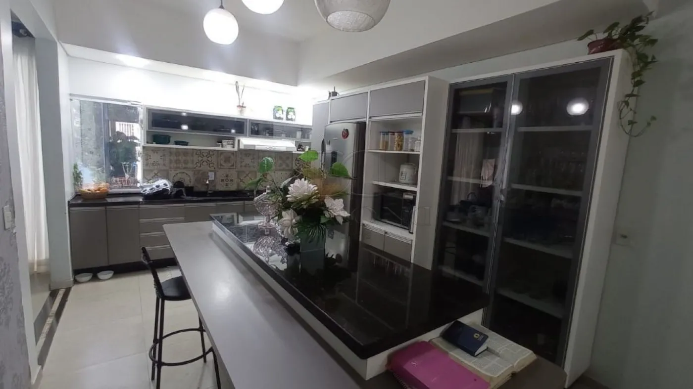 Casa com 3 dormitórios à venda com 214 m² por R$ 947.000 no Jardim Santa Rosa em Foz do Iguaçu/PR -
