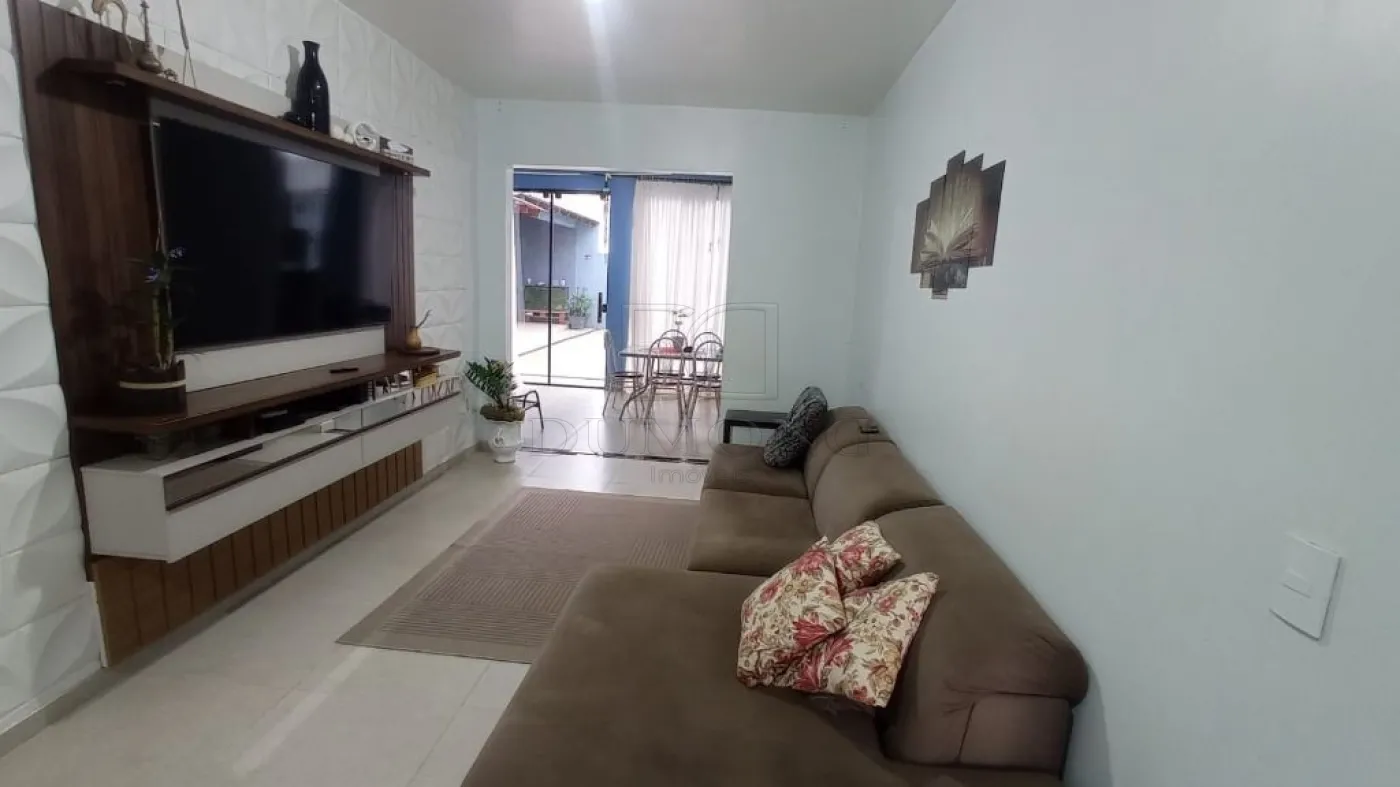 Casa com 3 dormitórios à venda com 214 m² por R$ 947.000 no Jardim Santa Rosa em Foz do Iguaçu/PR -