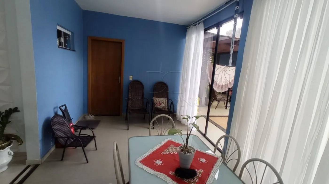 Casa com 3 dormitórios à venda com 214 m² por R$ 947.000 no Jardim Santa Rosa em Foz do Iguaçu/PR -