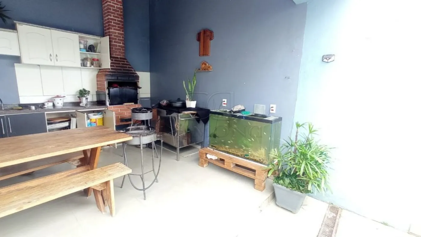 Casa com 3 dormitórios à venda com 214 m² por R$ 947.000 no Jardim Santa Rosa em Foz do Iguaçu/PR -