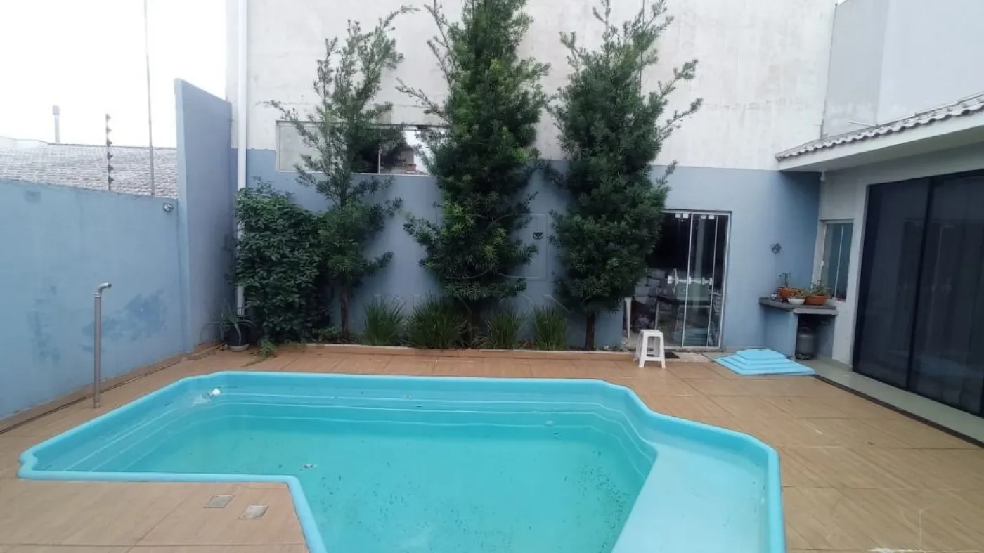 Casa com 3 dormitórios à venda com 214 m² por R$ 947.000 no Jardim Santa Rosa em Foz do Iguaçu/PR -