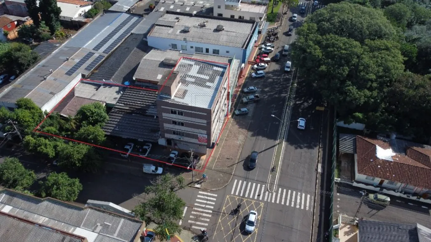 VENDE-SE PRÉDIO NO CENTRO DE FOZ DO IGUAÇU-PR