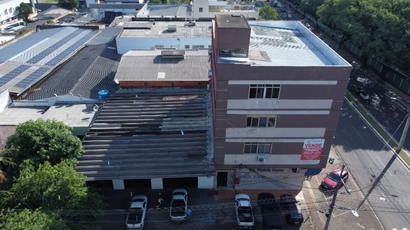 VENDE-SE PRÉDIO NO CENTRO DE FOZ DO IGUAÇU-PR