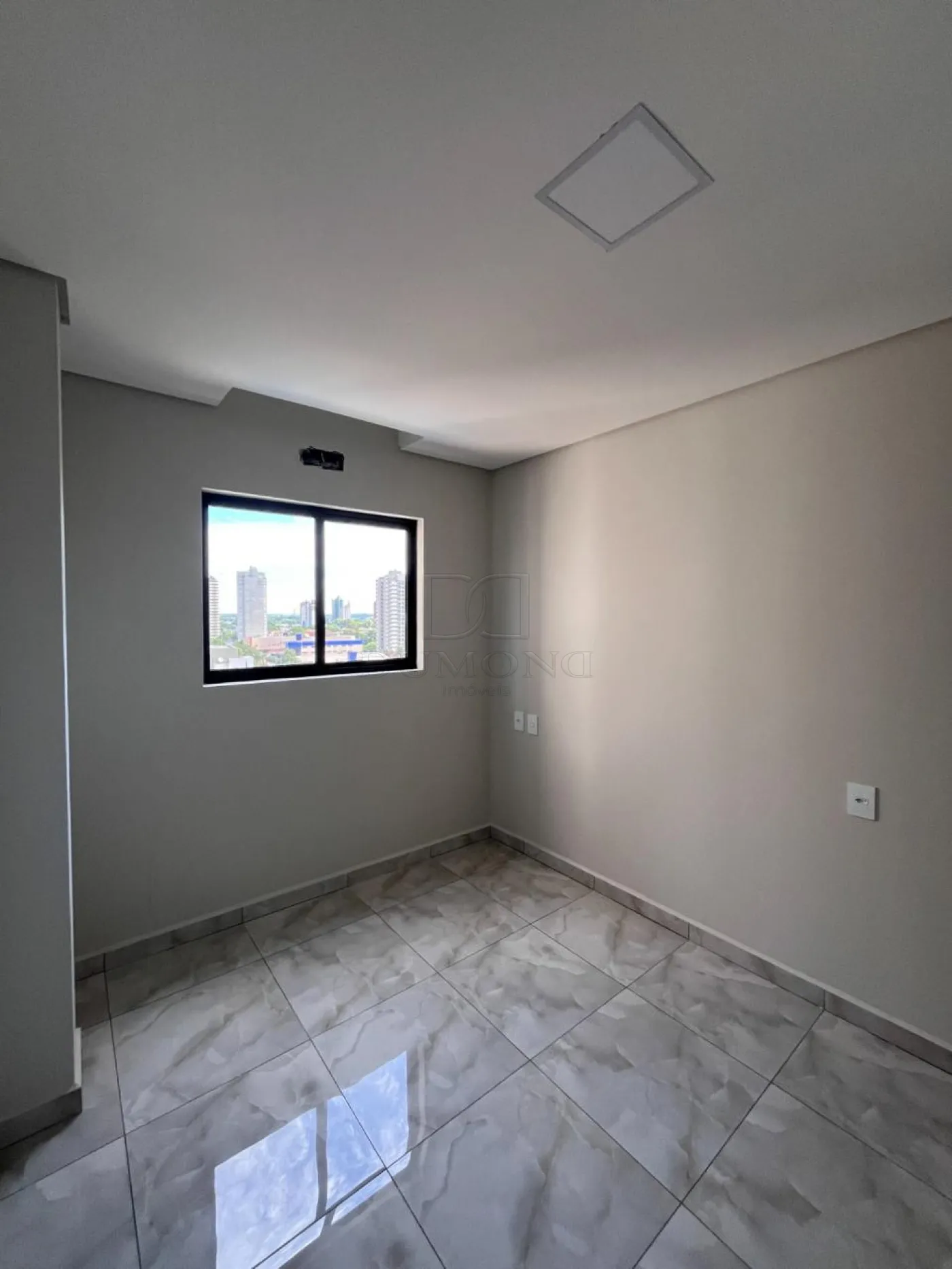 Apartamento Semi mobiliado com 2 dormitórios à venda no Edifício Ferrara em Foz do Iguaçu/PR