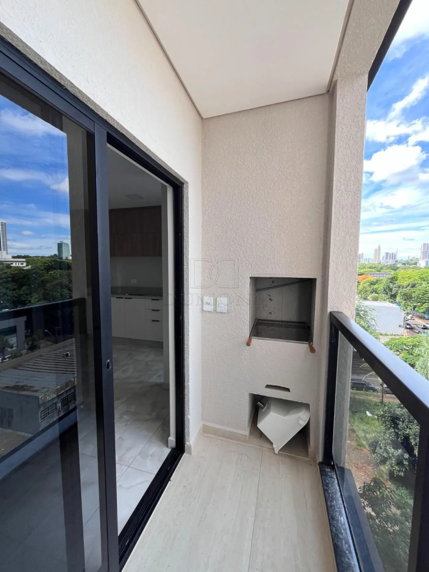Apartamento Semi mobiliado com 2 dormitórios à venda no Edifício Ferrara em Foz do Iguaçu/PR