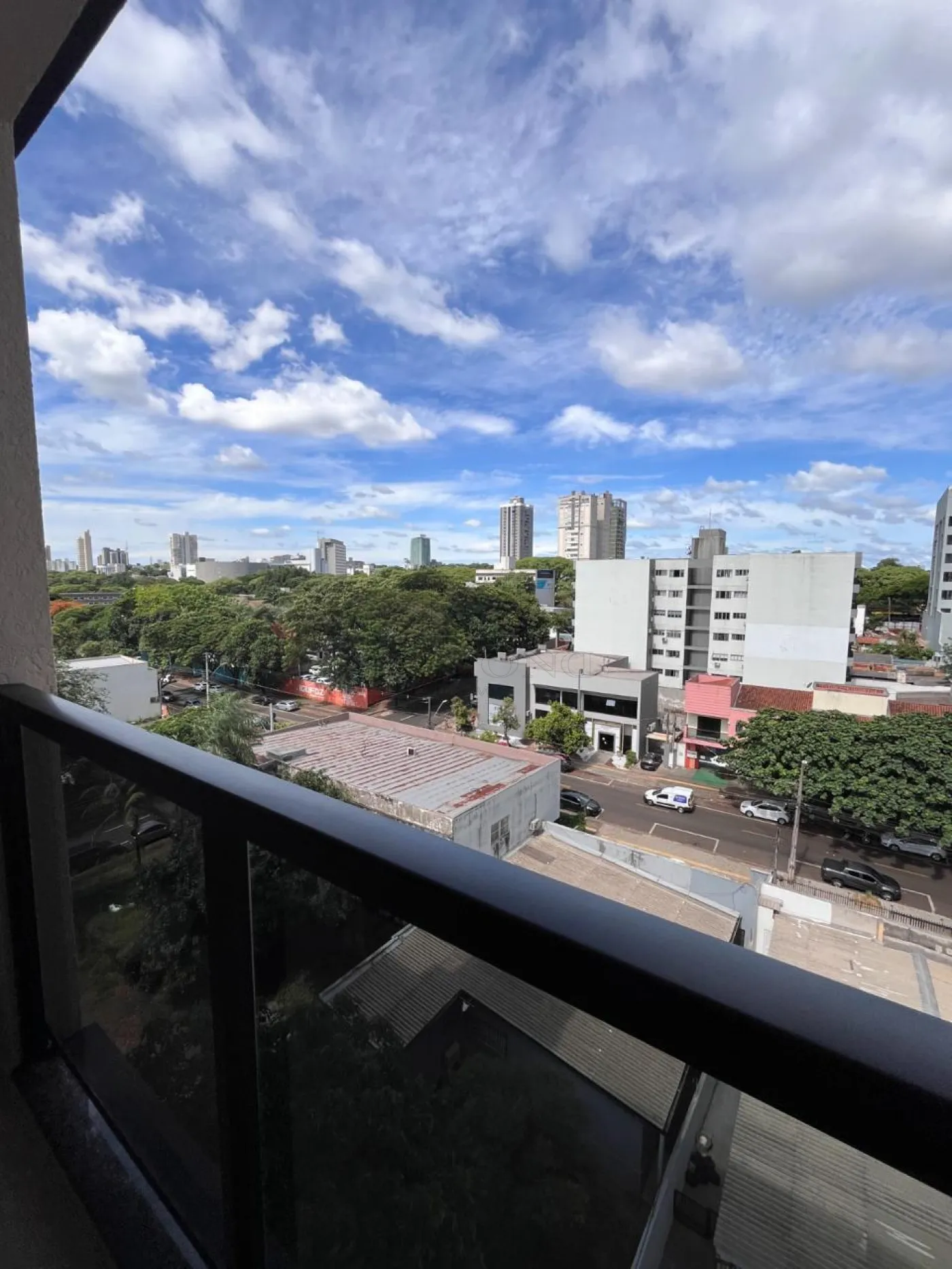 Apartamento Semi mobiliado com 2 dormitórios à venda no Edifício Ferrara em Foz do Iguaçu/PR
