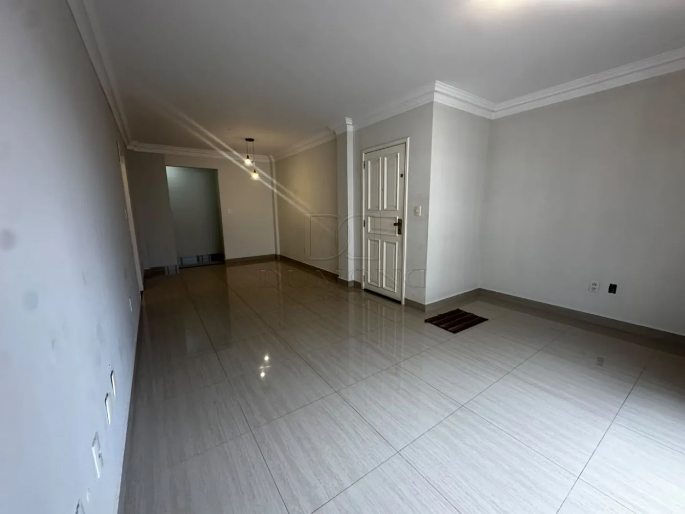 Apartamento com 2 dormitórios, sendo 1 suíte, no Edifício Ana Elisa em Foz do Iguaçu/PR