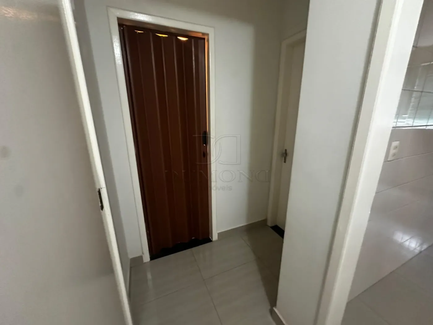 Apartamento com 2 dormitórios, sendo 1 suíte, no Edifício Ana Elisa em Foz do Iguaçu/PR