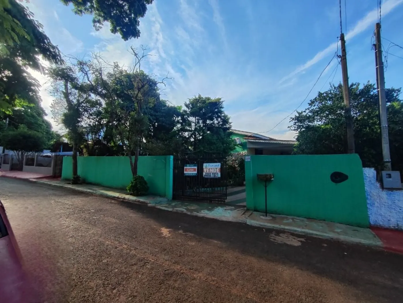 Imóvel amplo e funcional, ideal para quem busca conforto, espaço externo e ótima estrutura, com excelente aproveitamento do terreno.