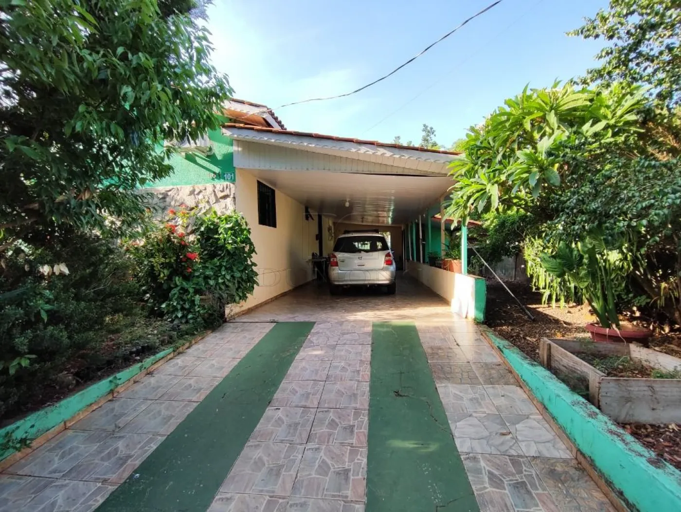 Imóvel amplo e funcional, ideal para quem busca conforto, espaço externo e ótima estrutura, com excelente aproveitamento do terreno.