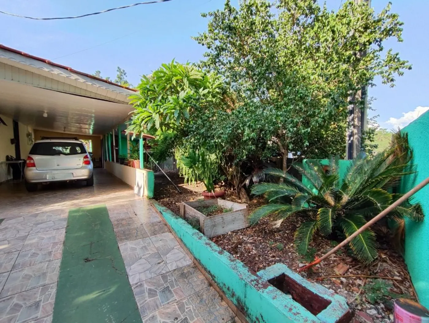 Imóvel amplo e funcional, ideal para quem busca conforto, espaço externo e ótima estrutura, com excelente aproveitamento do terreno.