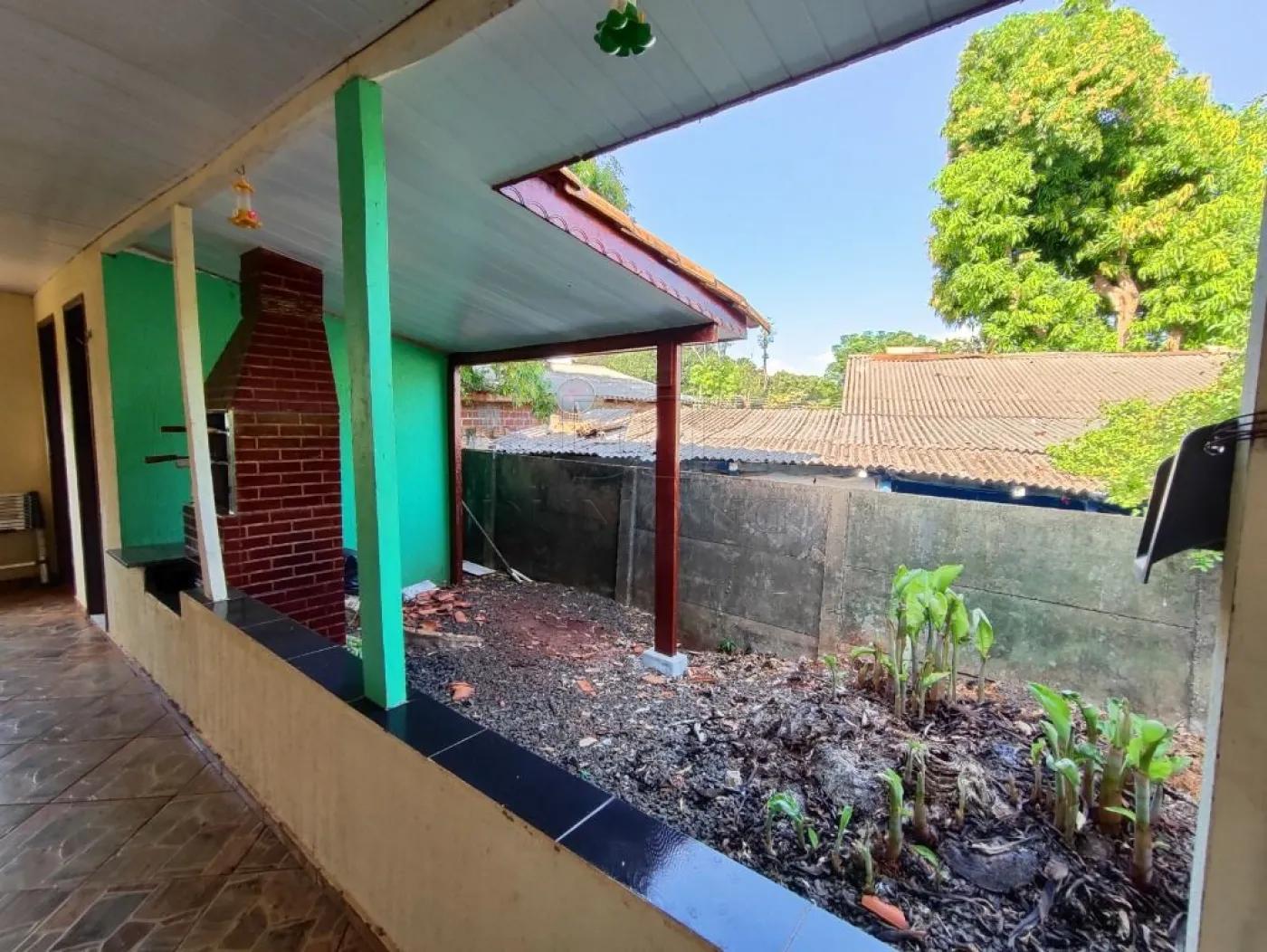 Imóvel amplo e funcional, ideal para quem busca conforto, espaço externo e ótima estrutura, com excelente aproveitamento do terreno.