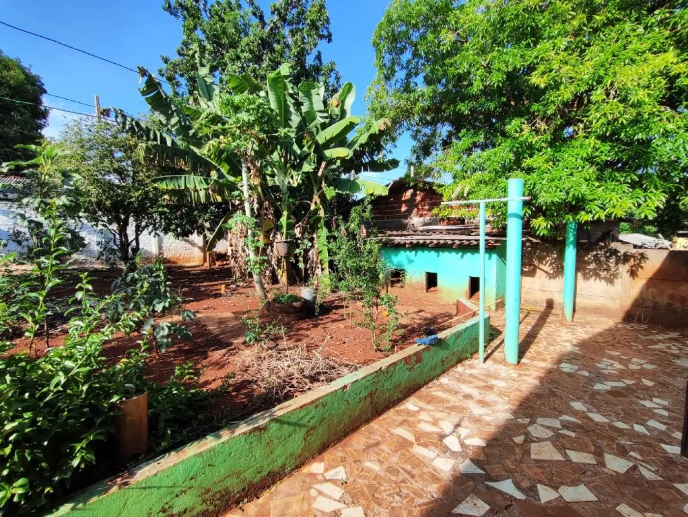 Imóvel amplo e funcional, ideal para quem busca conforto, espaço externo e ótima estrutura, com excelente aproveitamento do terreno.