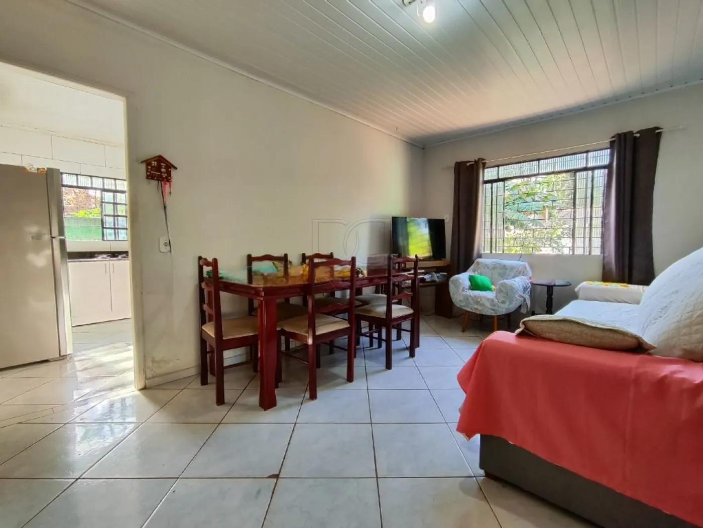 Imóvel amplo e funcional, ideal para quem busca conforto, espaço externo e ótima estrutura, com excelente aproveitamento do terreno.